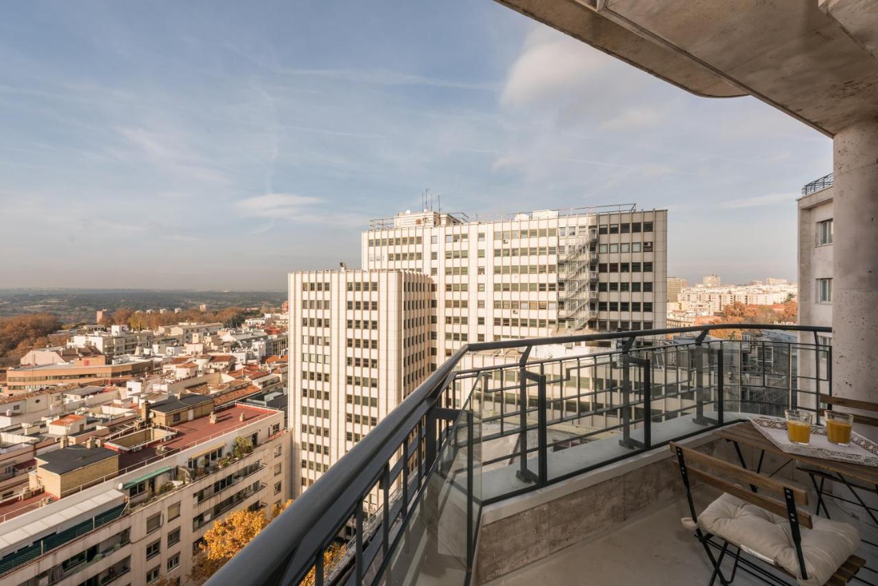 Ferienwohnung Torre Madrid Boutique Exterior foto